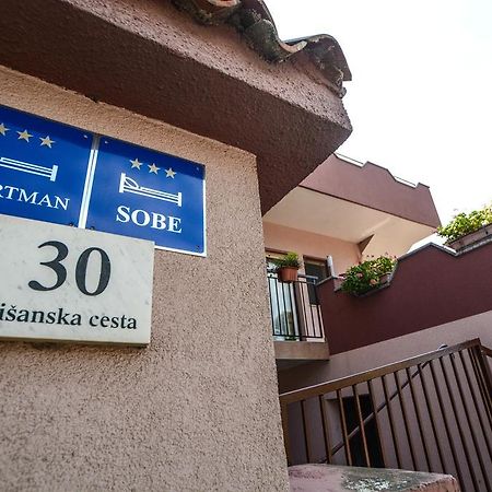 Apartments Ema Pula Zewnętrze zdjęcie