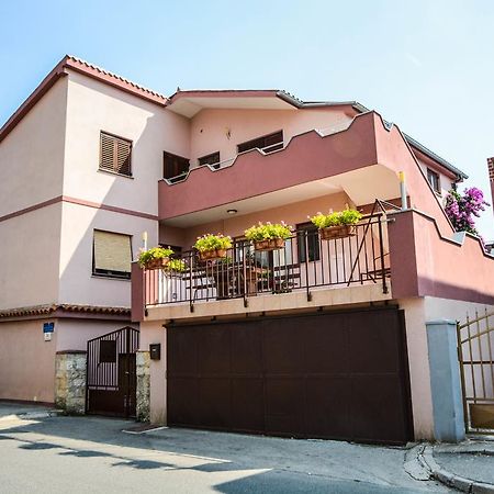 Apartments Ema Pula Zewnętrze zdjęcie
